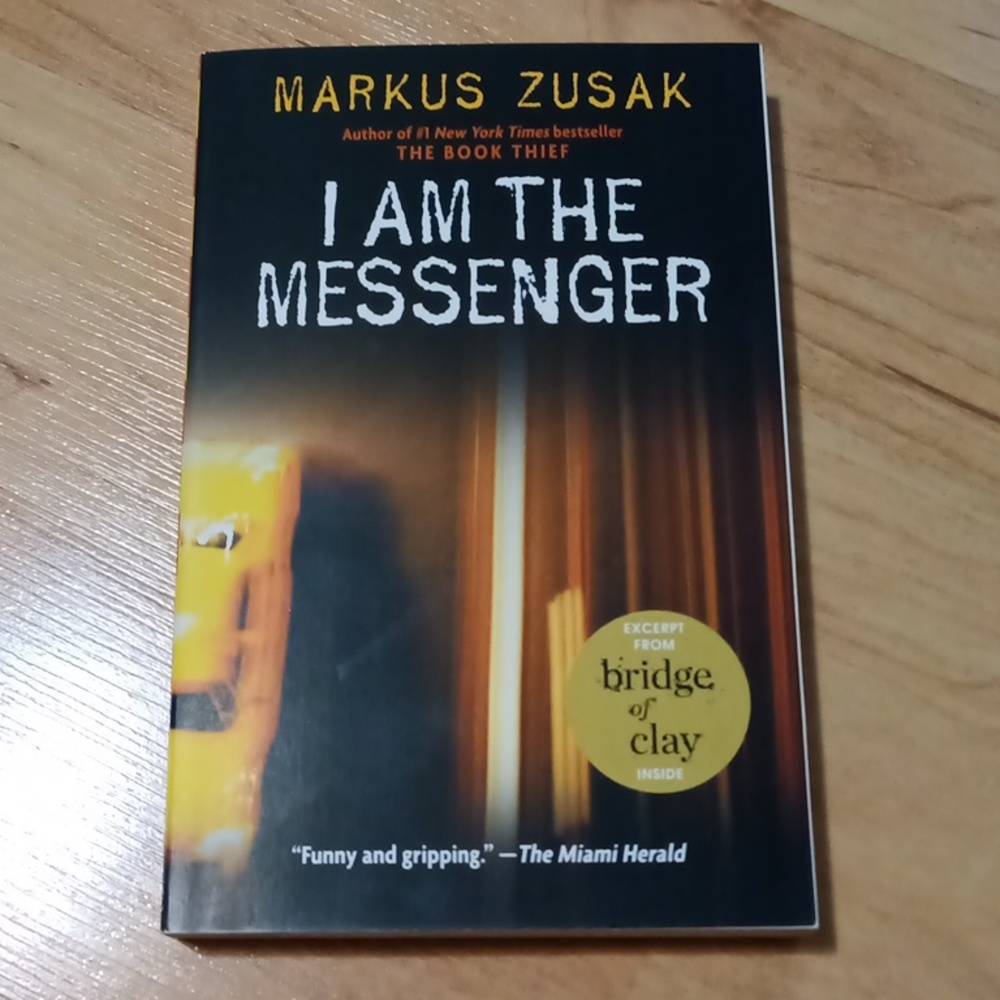 *3/$12* I Am The Messenger Markus Zusak Paperback Book